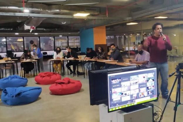 Dispositivos y herramientas para la comunicación digital 